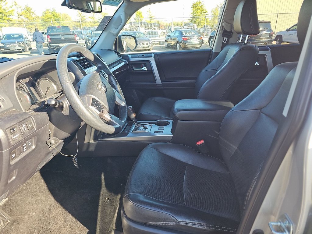 2022 Toyota 4Runner Limited photo 2