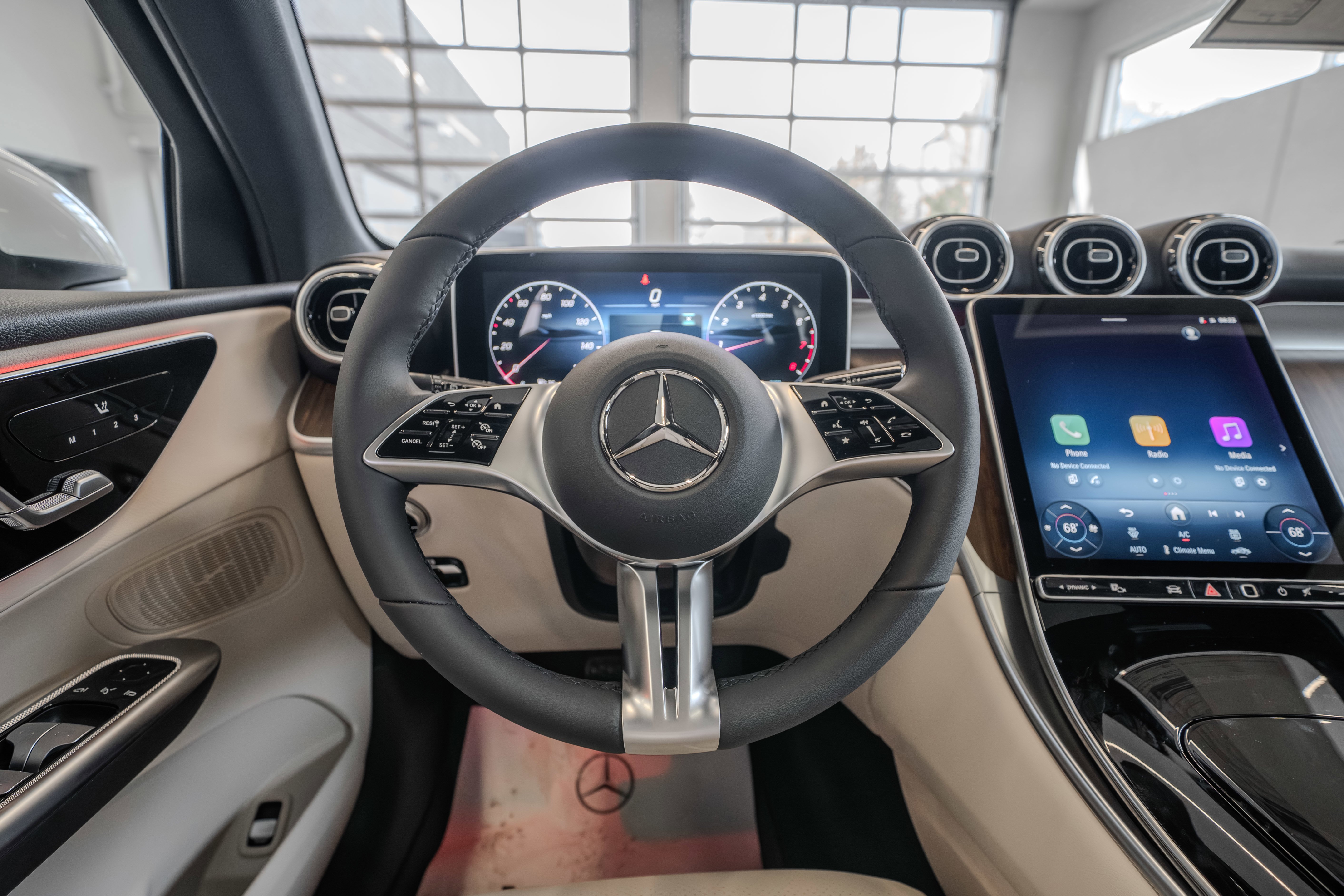 New 2026 Polar White Mercedes-Benz GLC 300 image 44