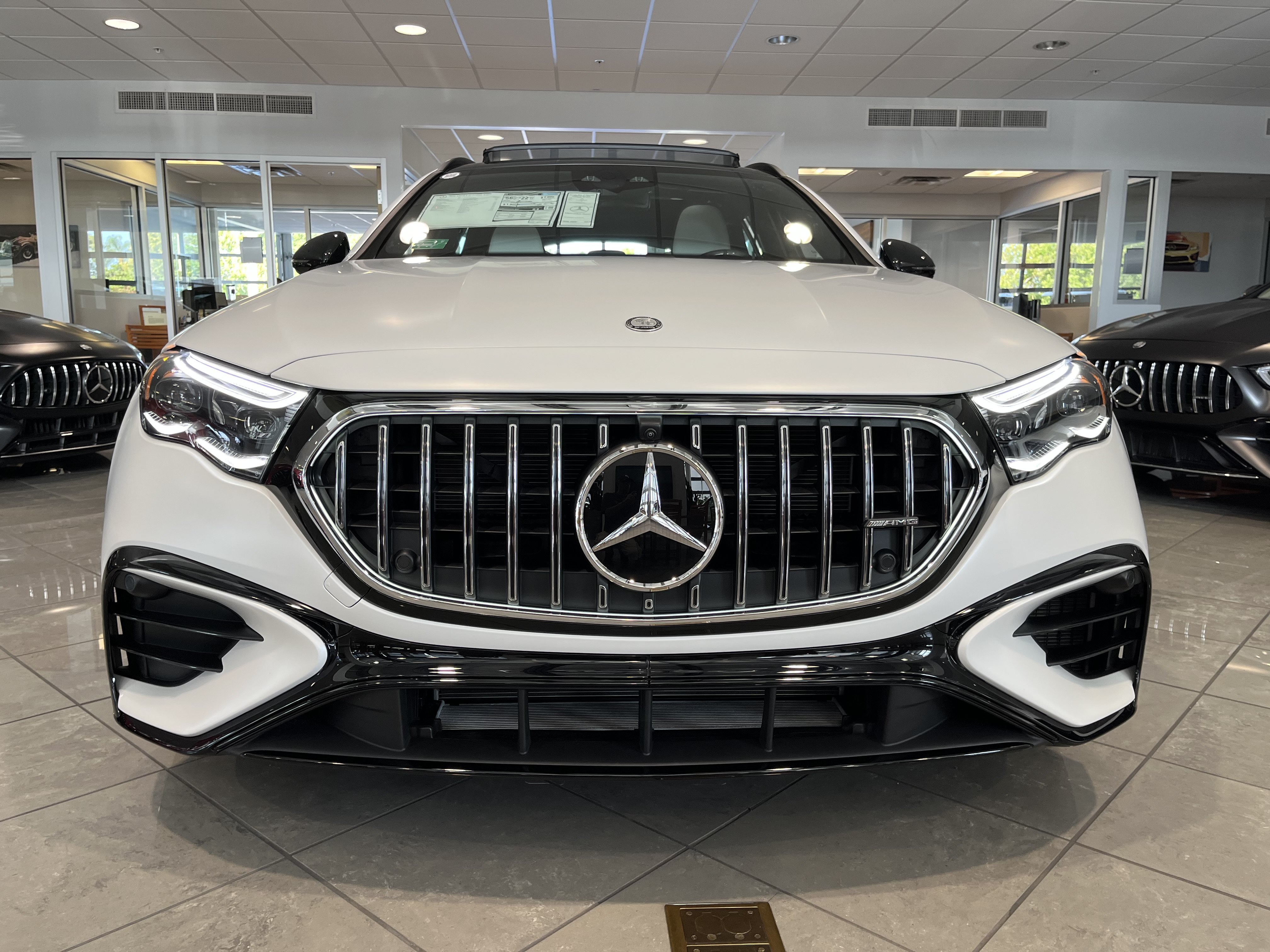 New 2026 MANUFAKTUR Moonlight White Magno Mercedes-Benz AMG® E 53 E image 9