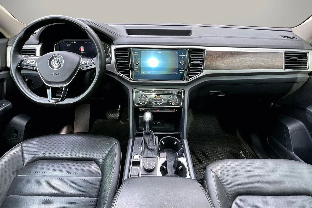 Certified Used 2019 White Volkswagen SEL Premium image 15