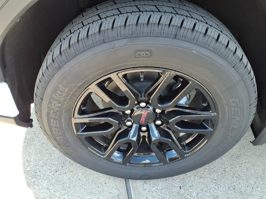 New 2026 Summit White GMC Elevation image 9