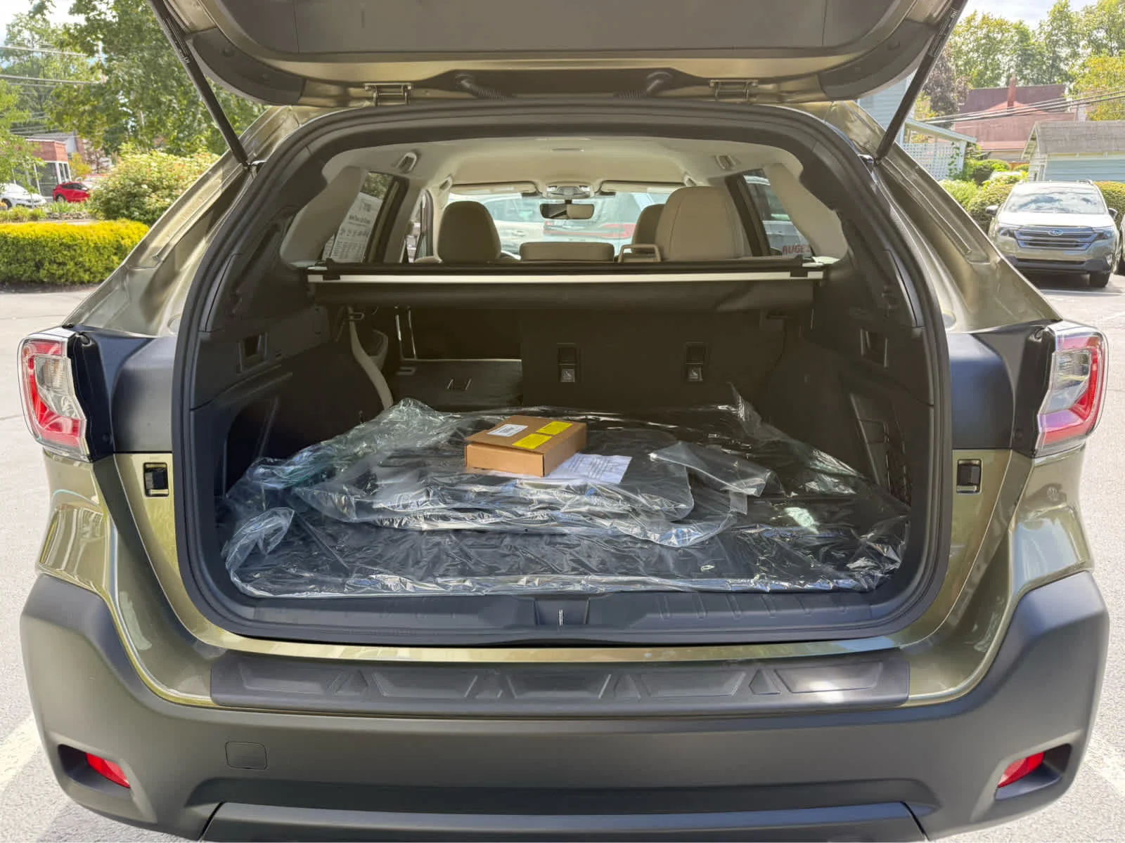 New 2025 GREEN Subaru Premium image 28
