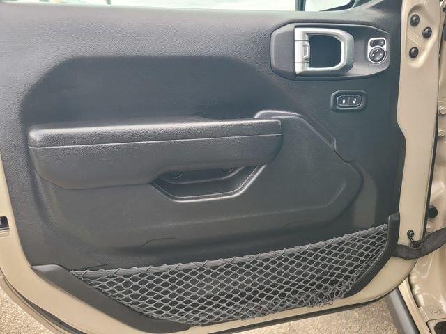 Used 2022 Beige Jeep Mojave image 18