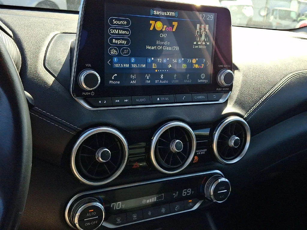 Used 2021 Silver Nissan SV Xtronic CVT image 24