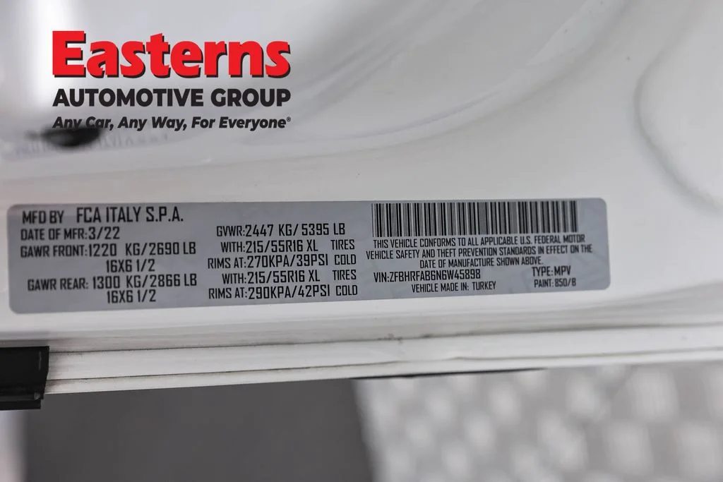 Used 2022 White Ram Base image 33