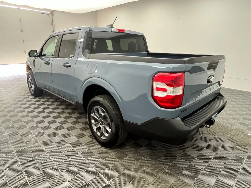 Used 2025 Gray Ford XLT image 11