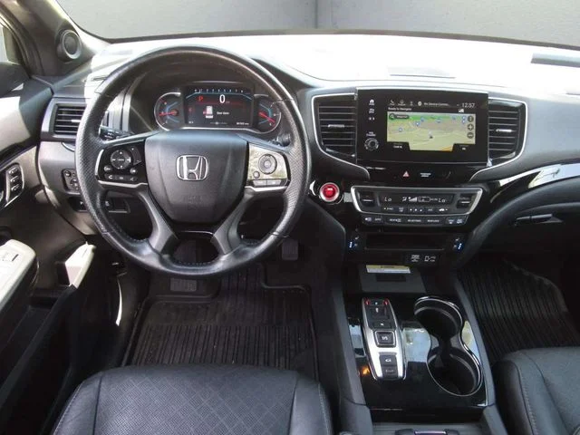 Certified Used 2021 Lunar Silver Metallic Honda Elite image 18