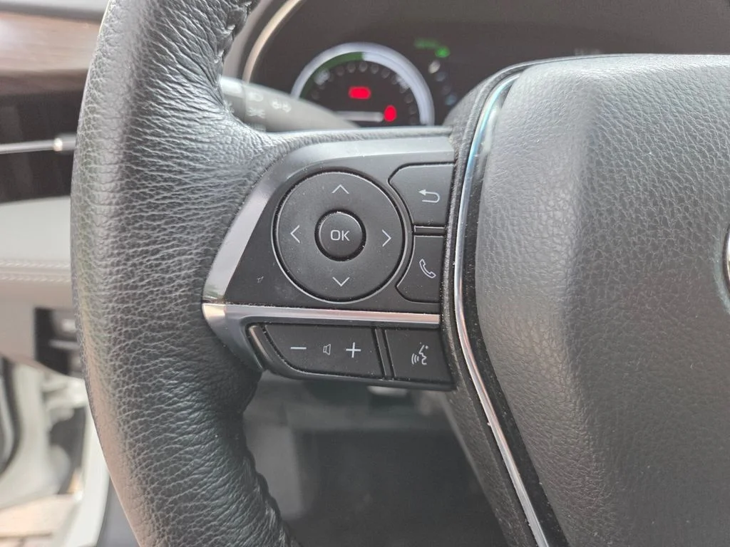 Used 2021 Beige Toyota XLE Plus image 29
