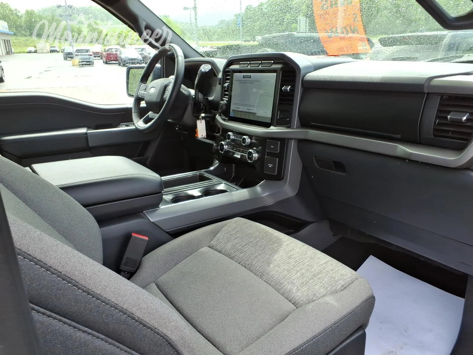 Used 2024 Oxford White Ford XLT image 24