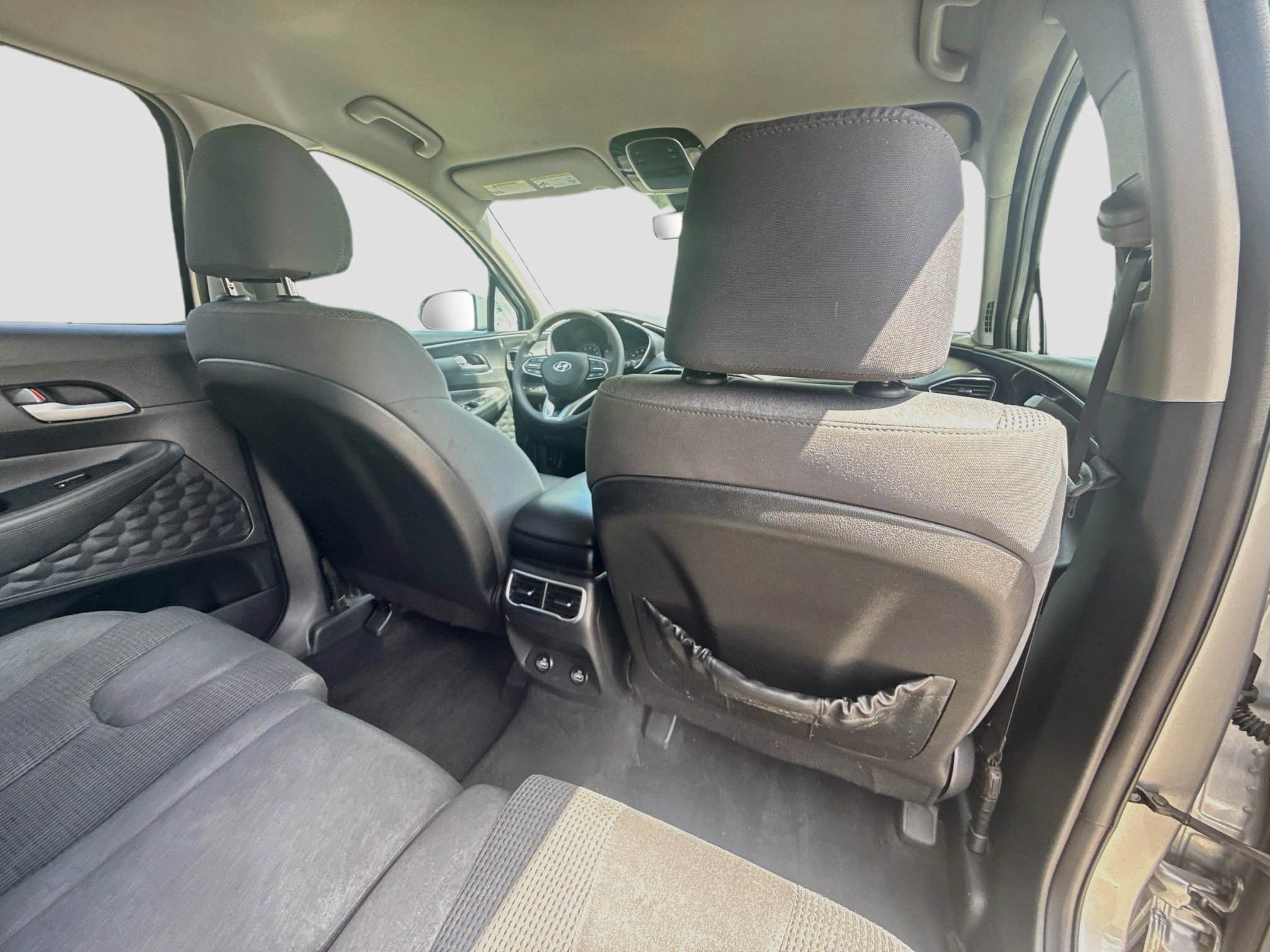 Used 2021 Shimmering Silver Hyundai SE image 27