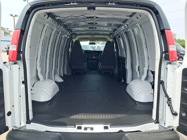 2025 Chevrolet Express Cargo Work Van - Photo 22