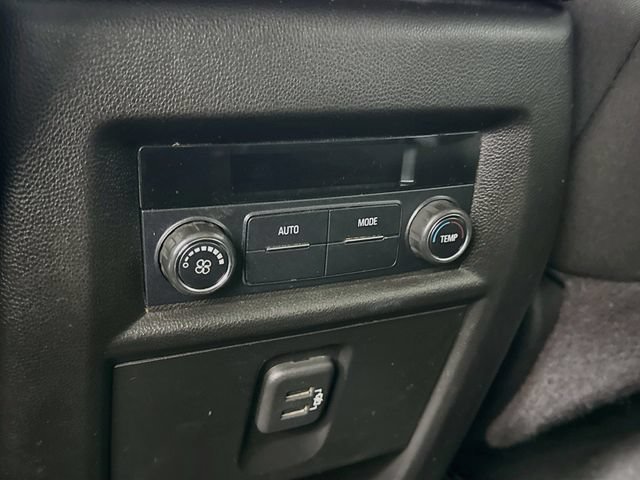 Used 2019 SILVER ICE METALLIC Chevrolet LT Cloth image 25