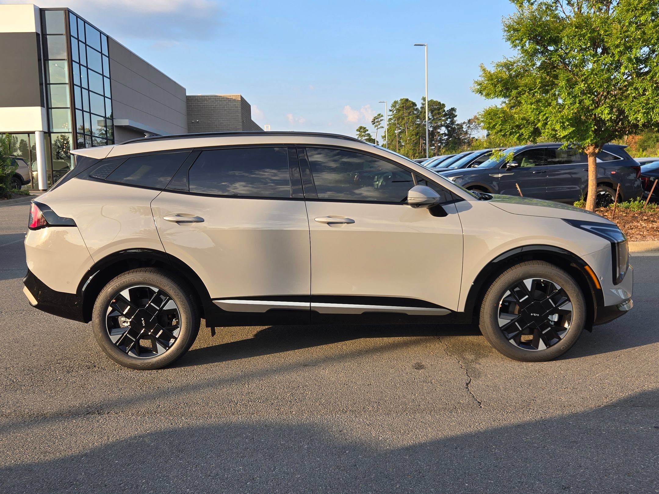 New 2027 Wolf Gray Kia SX-Prestige image 8