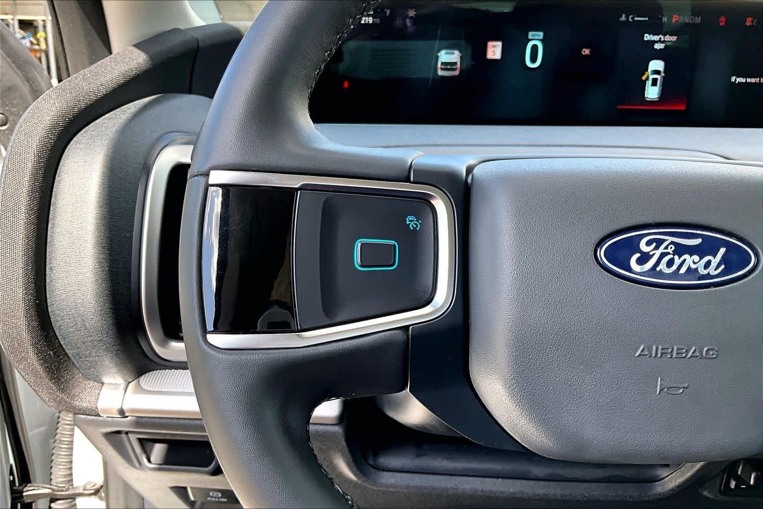Used 2025 Oxford White Ford Active image 23