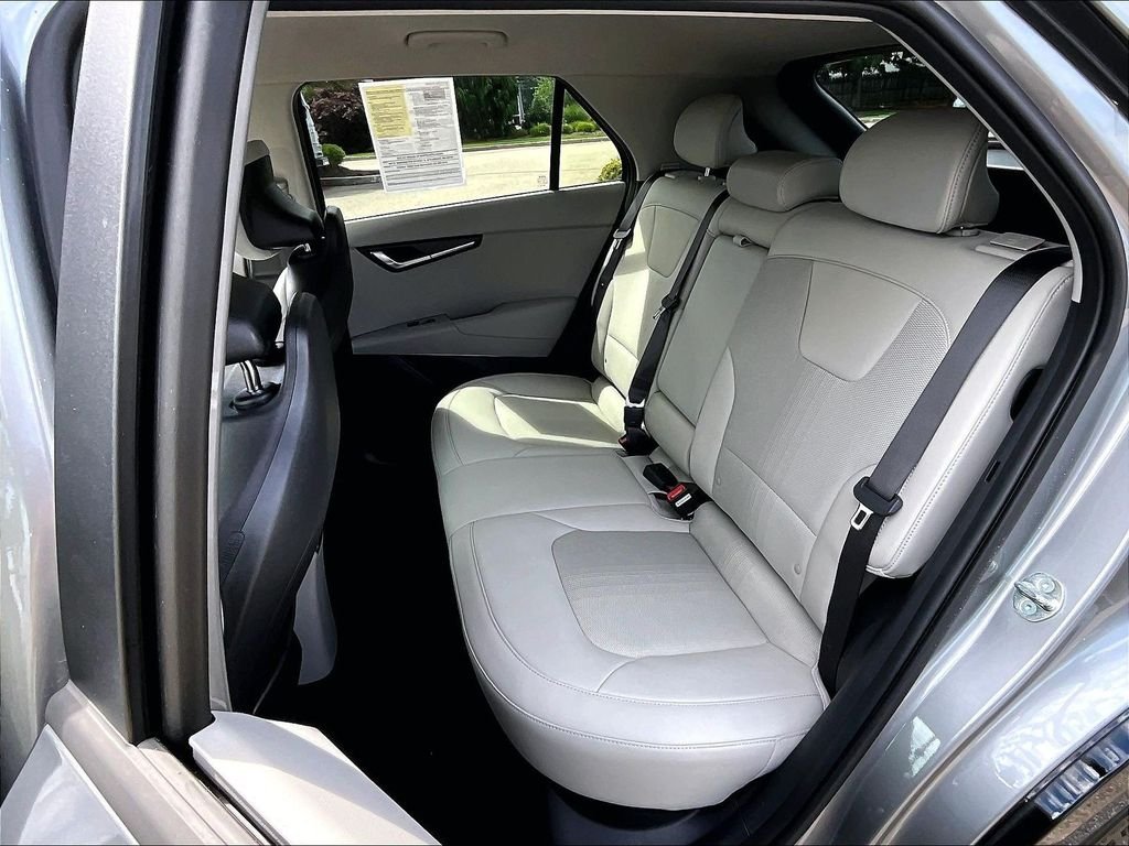 Used 2023 Gray Kia Wind image 15