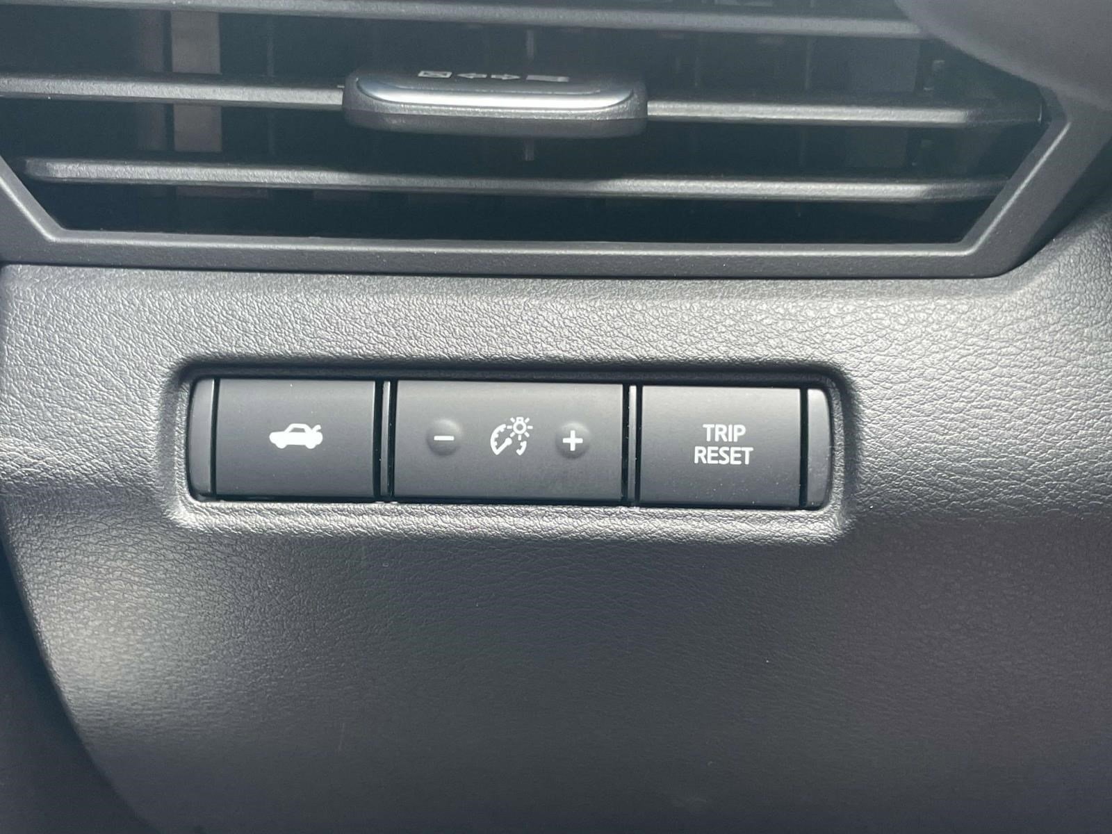 Used 2026 Red Nissan SR FWD image 18