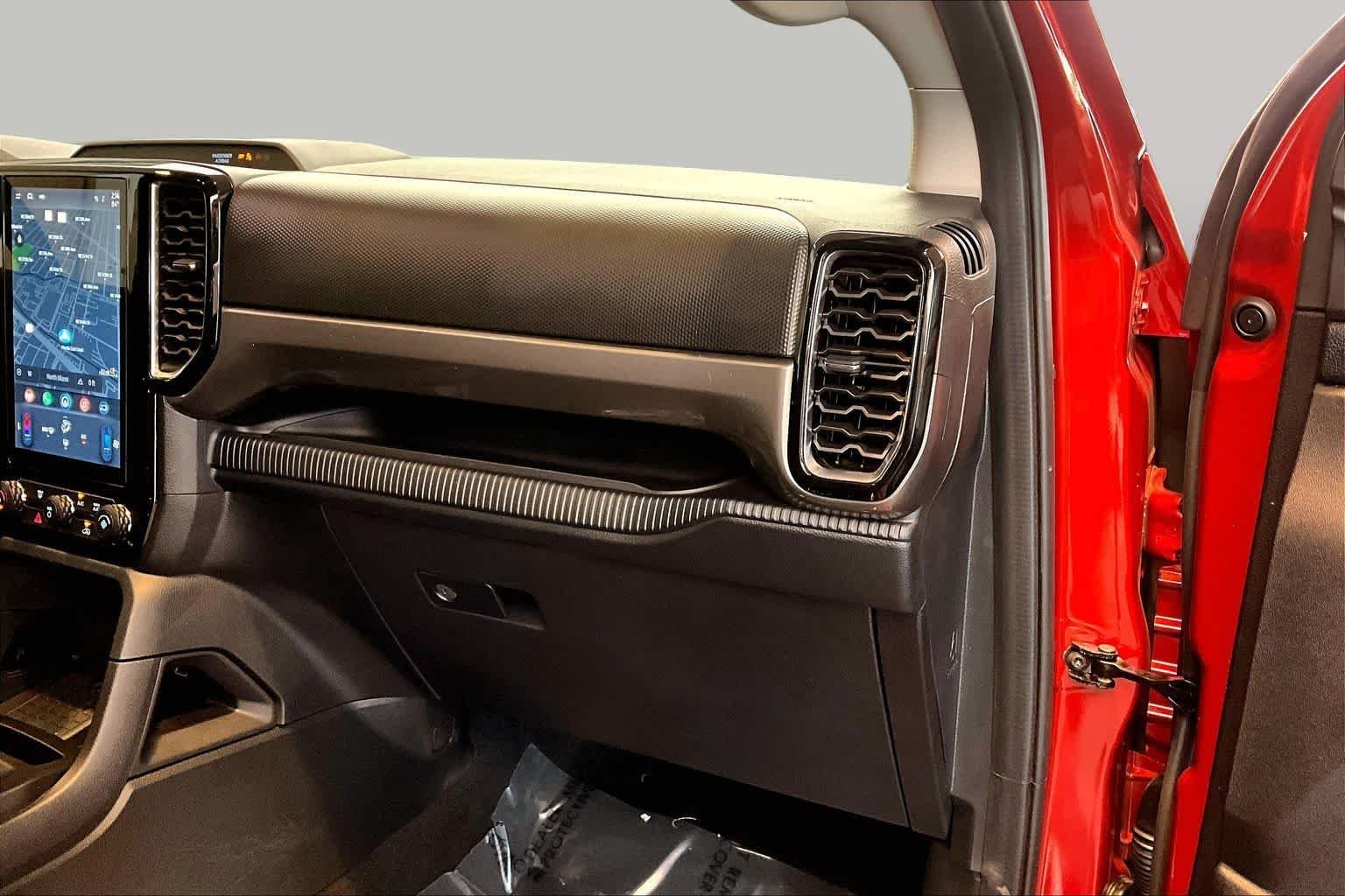 Used 2024 Hot Pepper Red Tinted Clearcoat Ford XLT image 19