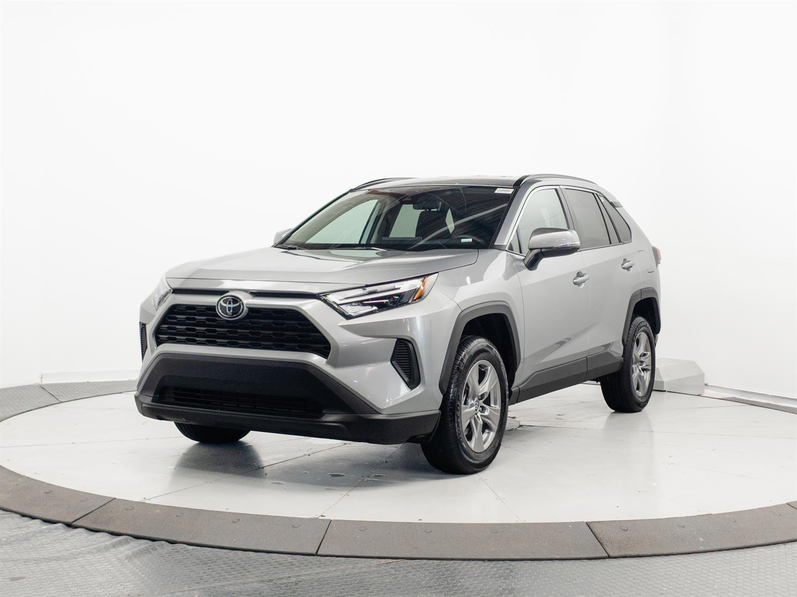 Certified Used 2025 Silver Toyota XLE image 3