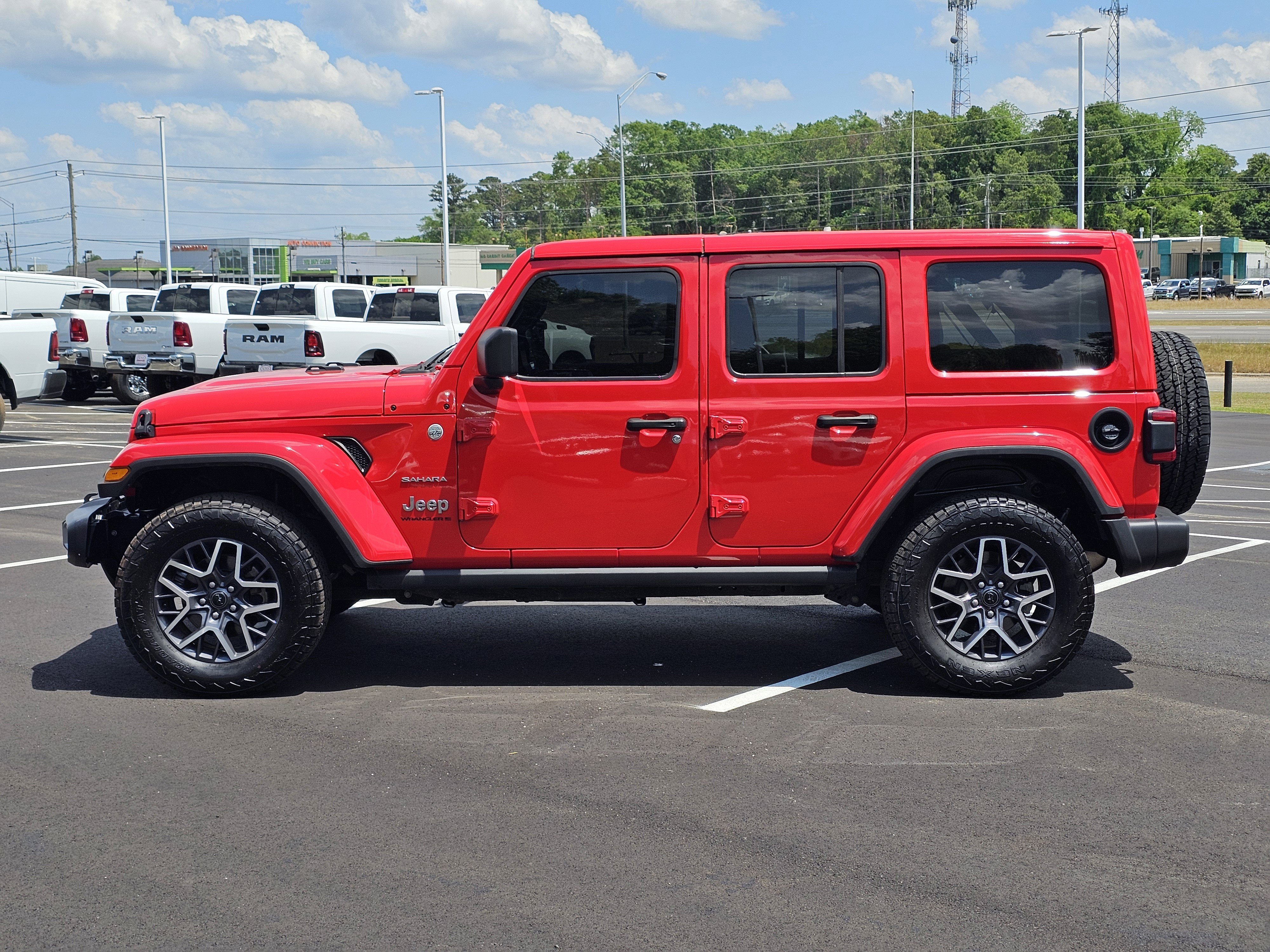 2024 Jeep Wrangler 4-Door Sahara - Photo 14