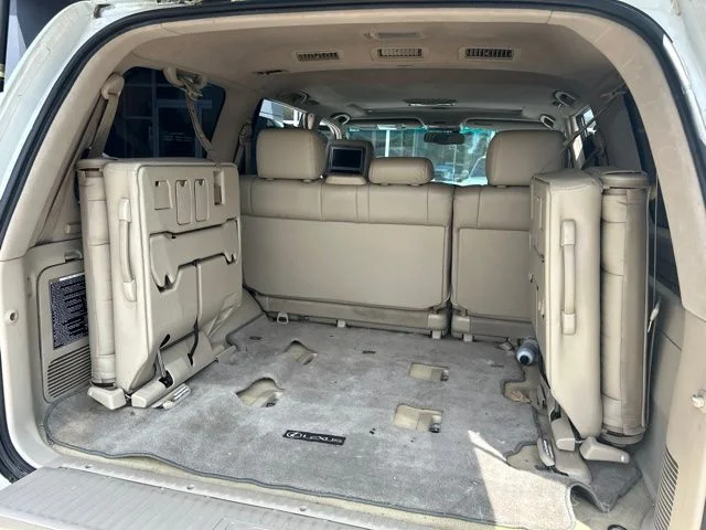 Used 2007 White Lexus 470 image 11