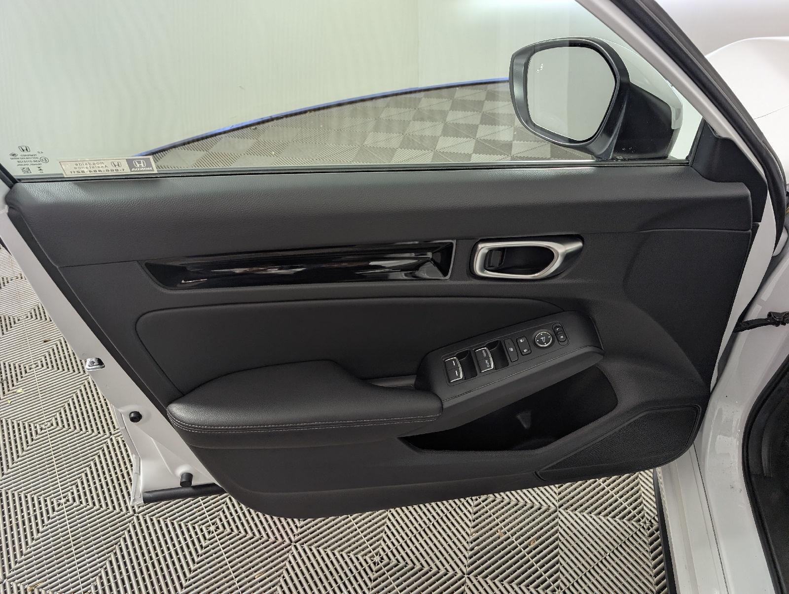 2024 Honda Civic Hatchback EX-L - Photo 10
