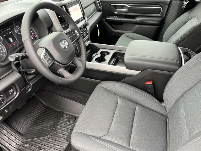 New 2026 Diamond Black Crystal Pearl-Coat Exterior Paint RAM Big Horn/Lone Star image 19