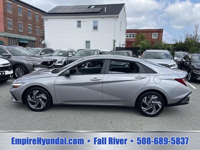 Certified Used 2025 Fluid Metal Hyundai SEL Sport image 8