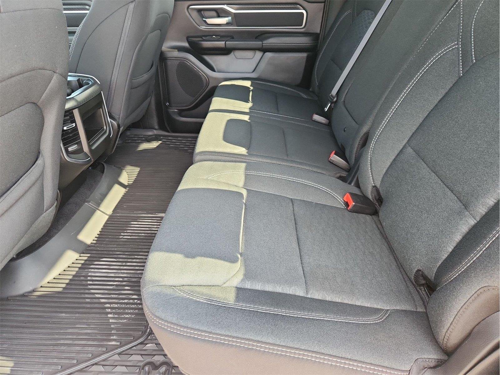 2025 Ram 1500 photo 23 of 32