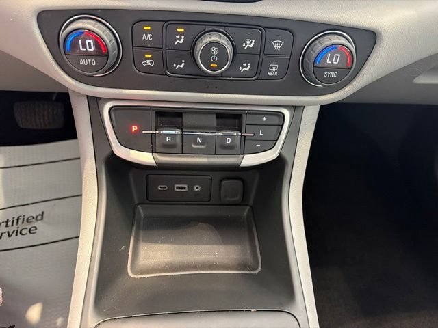 Used 2022 Summit White GMC SLE image 18