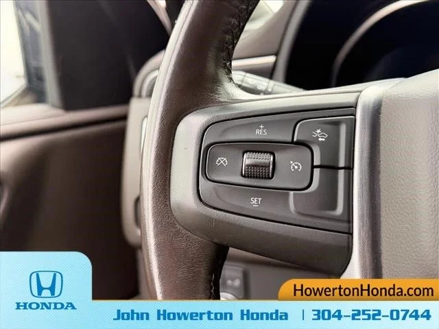 Used 2023 Silver GMC SLT image 17