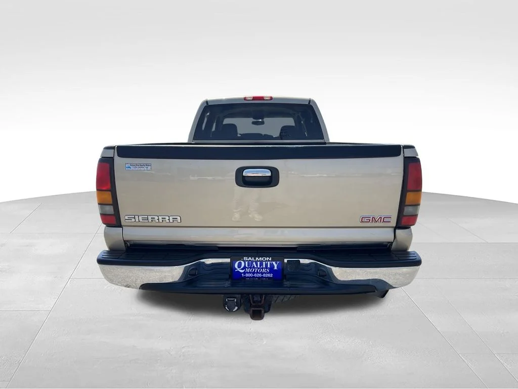 Used 2005 Beige GMC SLT image 6