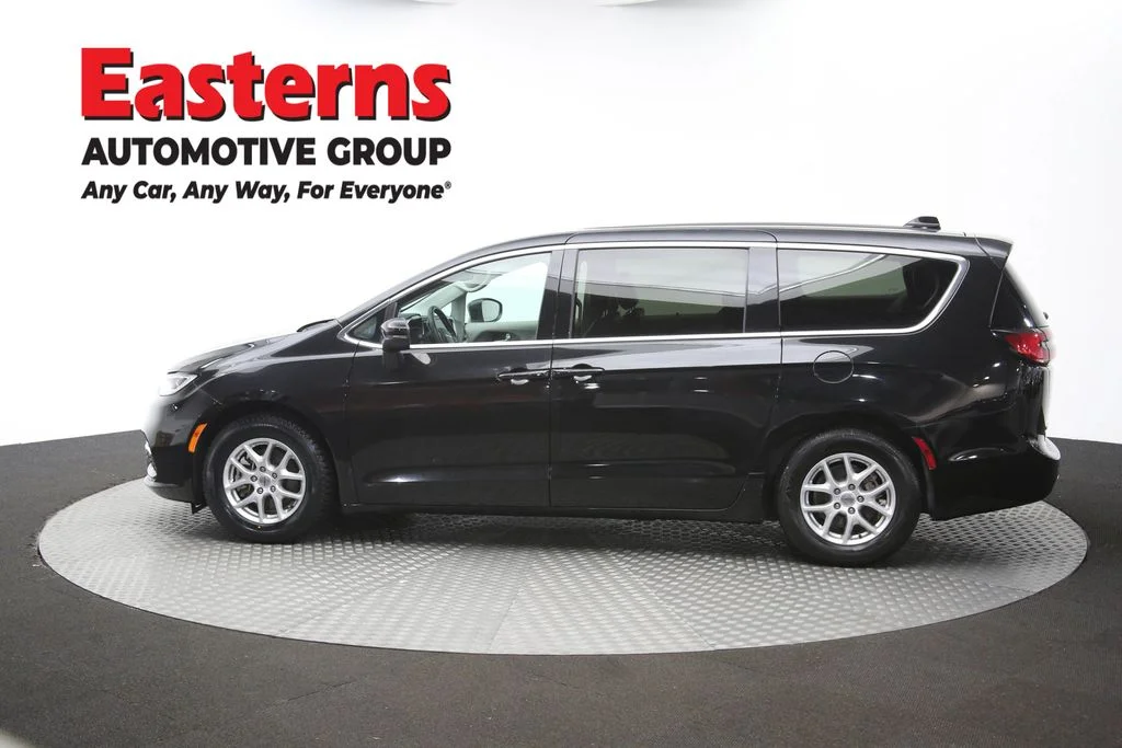 Used 2023 Black Chrysler Touring L image 62