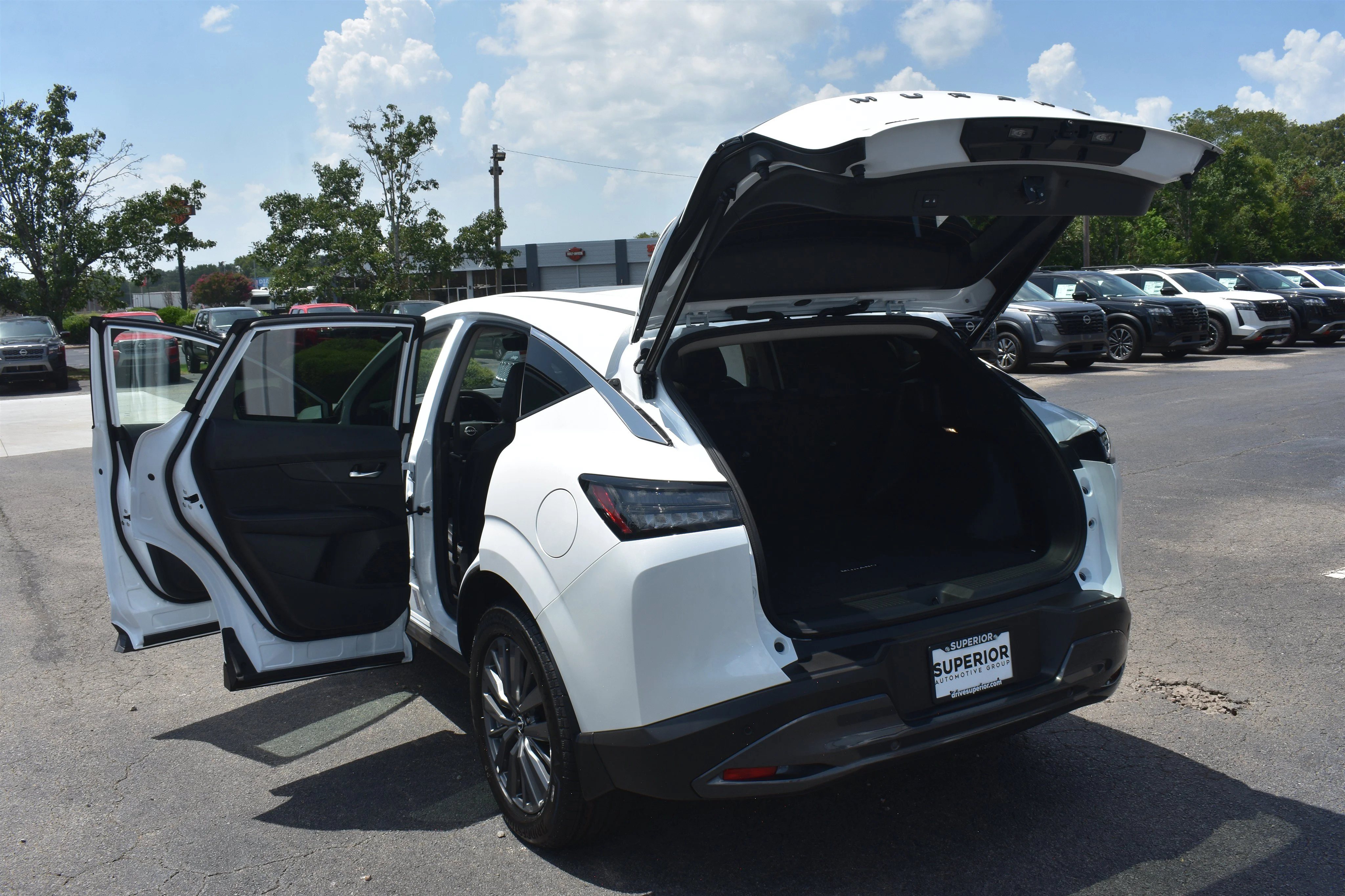 New 2026 Everest White Pearl Tricoat Nissan SL image 17