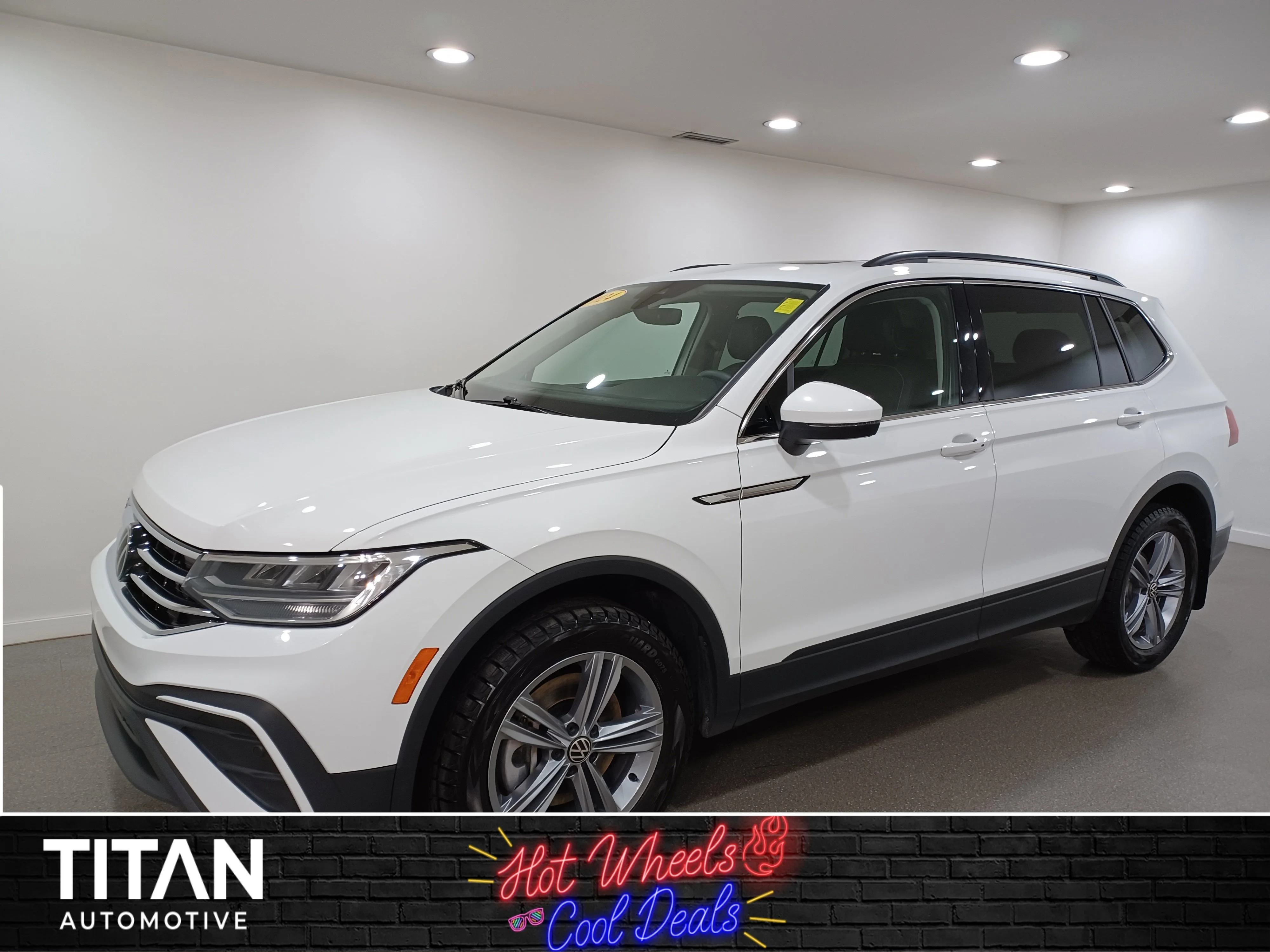 Certified Used 2024 Pure White Volkswagen Comfortline 4Motion*Adapt Cruise | Remote Start | Htd Lthr & Wheel | Pano Roof | Blind Spot Detect image 1