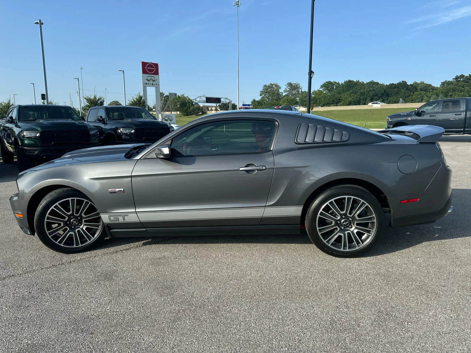 Used 2010 GRAY Ford GT Premium image 8