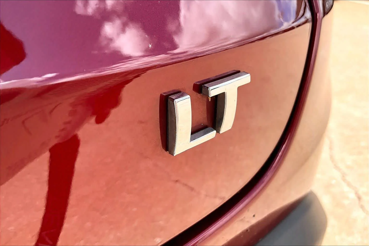 Used 2025 Crimson Metallic Chevrolet LT image 9