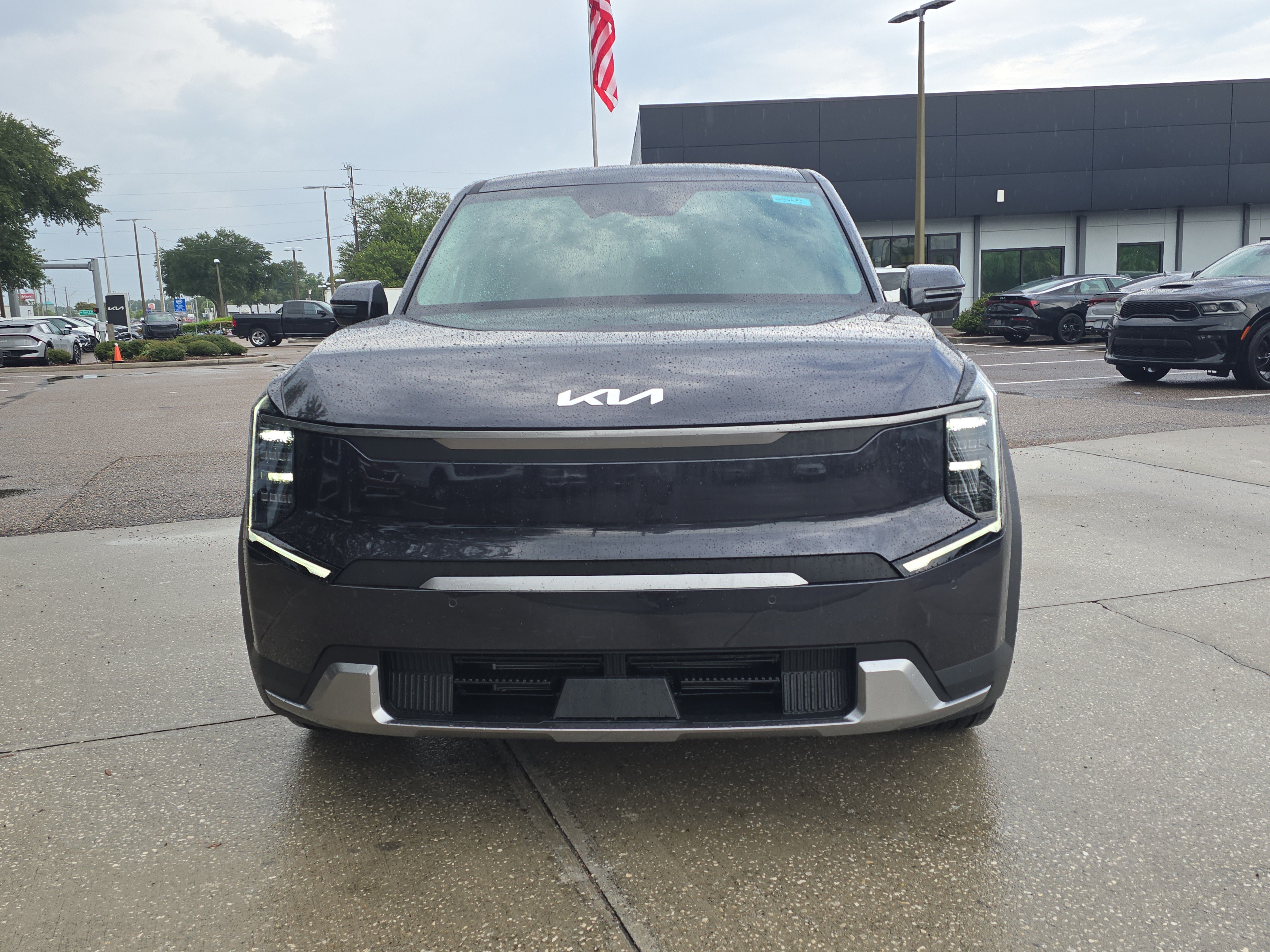 New 2026 Panthera Metal Kia Light Long Range RWD image 3