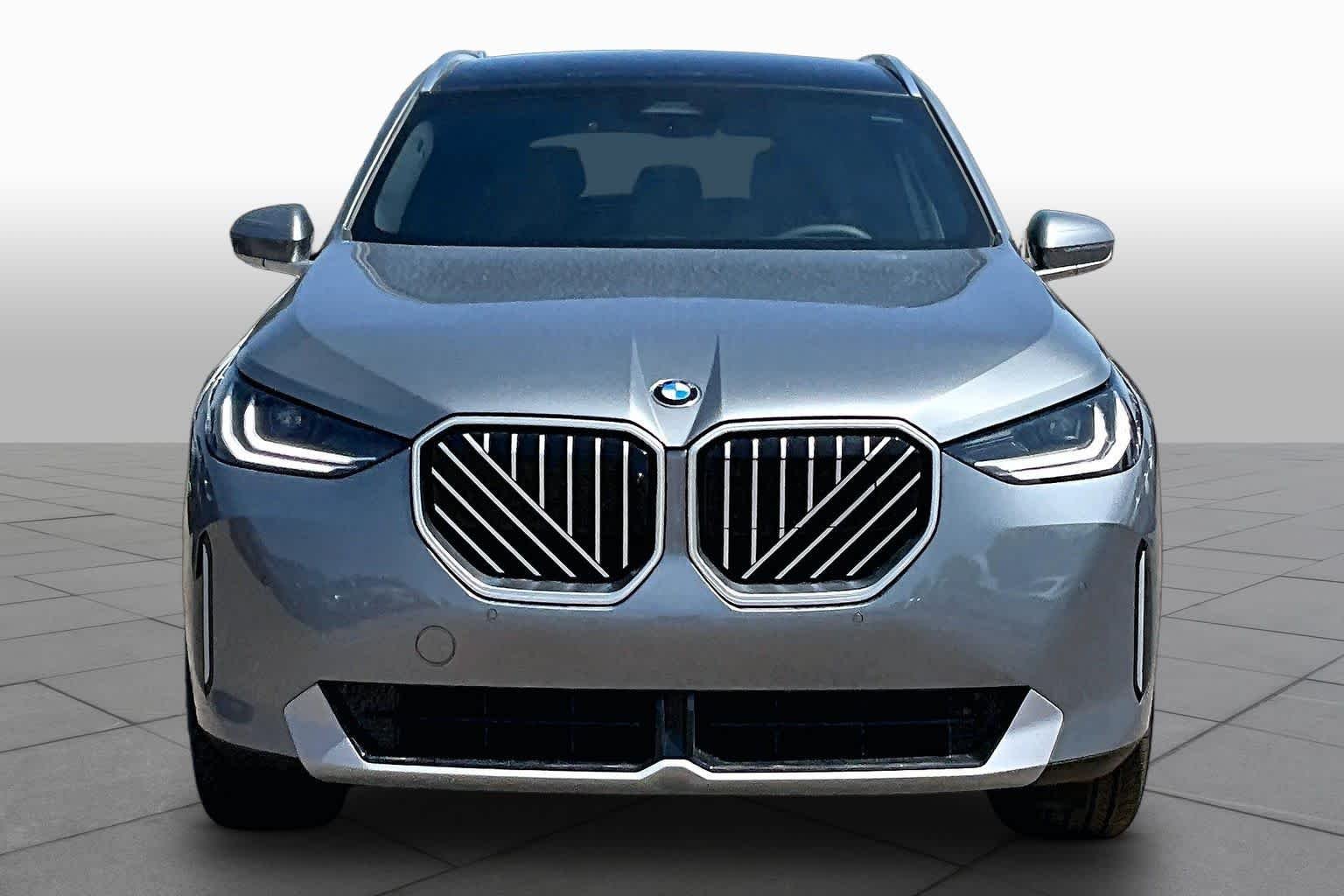 New 2026 Skyscraper Grey Metallic BMW 30 xDrive image 3