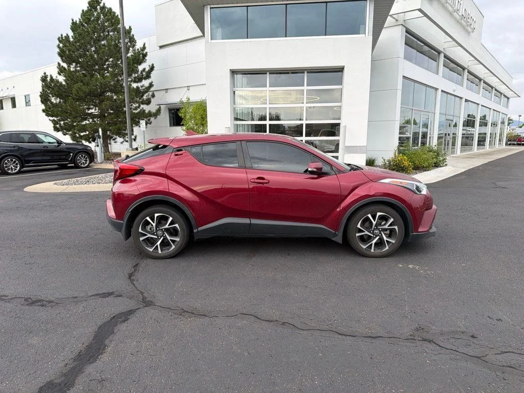 Used 2018 Red Toyota XLE image 6