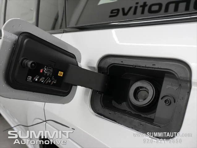 New 2026 Silver Zynith Exterior Paint Jeep Limited image 36