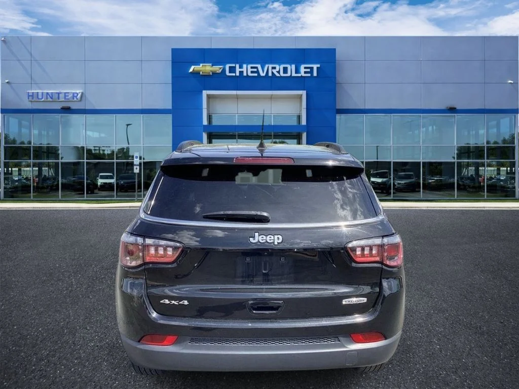 Used 2024 Diamond Black Crystal Pearlcoat Jeep Latitude image 3