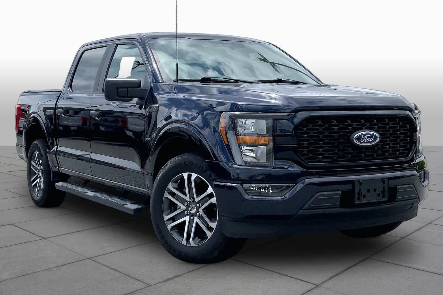 Used 2023 Antimatter Blue Metallic Ford XL image 3