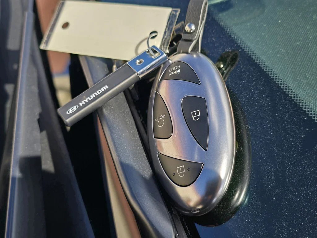 New 2026 White Hyundai SE image 25