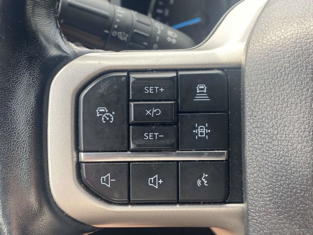 Used 2022 White Ford Limited image 27
