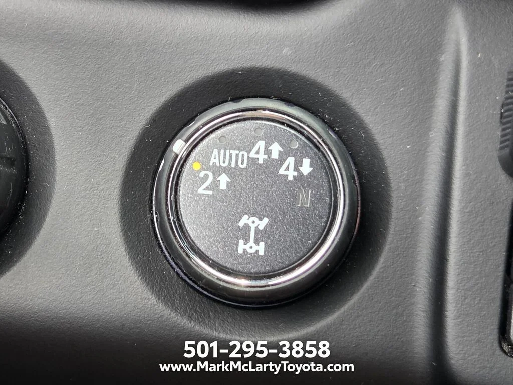 Used 2019 Silver GMC SLT image 31