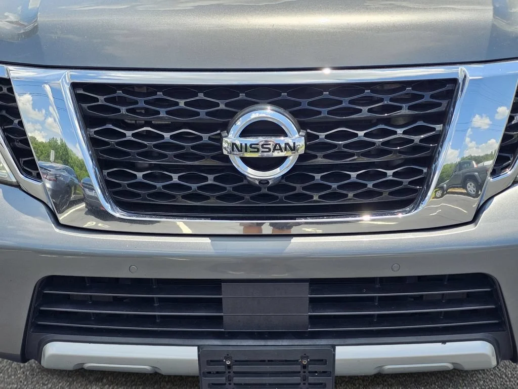Used 2018 Gun Metallic Nissan SL image 3