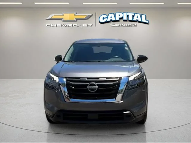 Used 2023 Gray Nissan S image 8