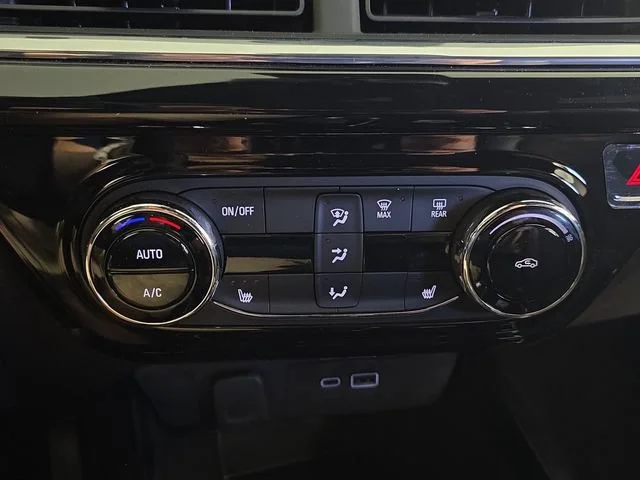 Used 2026 Summit White Chevrolet 2RS image 19