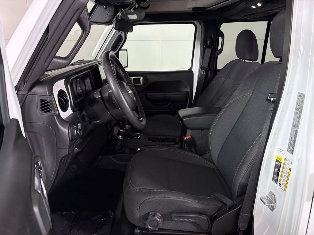 Used 2025 White Jeep Sport S image 15