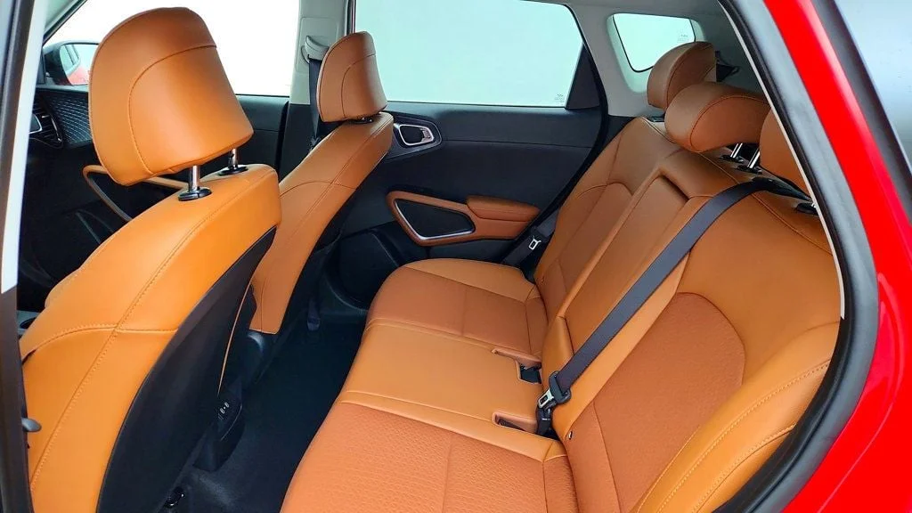 Used 2025 Inferno Red/Black Roof Kia EX FWD Soulmate Special Edition w/ harman/kardon & 18